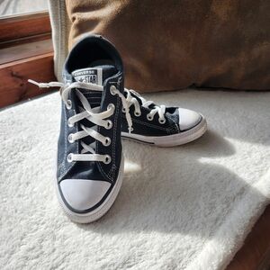Girls Converse Chuck Taylor All Star Low Top Shoes - Black & White, Youth Size 2